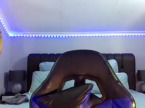 Snapshot of BOOTYBANGER24xx chatting on September 23, 2:21 am BOOTYBANGER24xx online show from September 23, 2:21 am