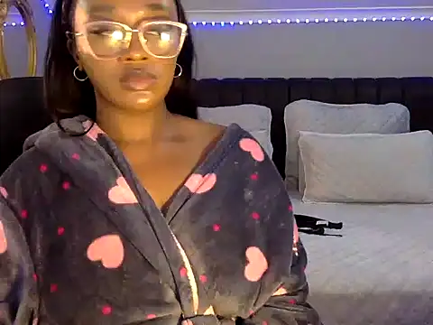 Snapshot of BOOTYBANGER24xx chatting on October 31, 10:30 am BOOTYBANGER24xx online show from October 31, 10:30 am