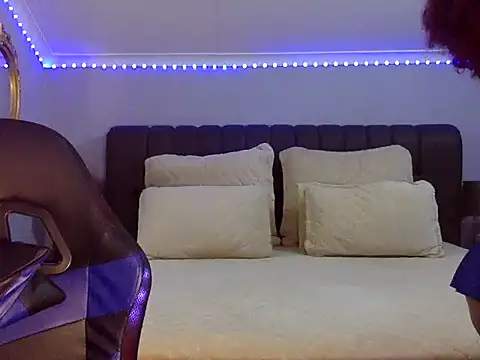 Snapshot of BOOTYBANGER24xx chatting on October 8, 3:44 am BOOTYBANGER24xx online show from October 8, 3:44 am