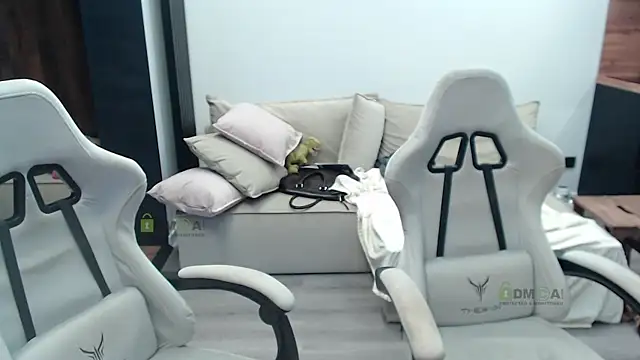 Sunny-Girl1 online show from October 24, 7:15 am