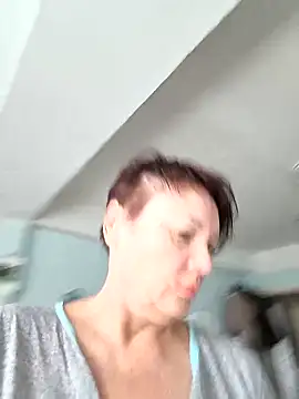  lady red  online show from October 10, 6:07 am