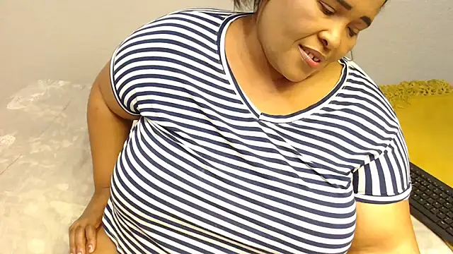 Snapshot of zandile chatting on October 19, 4:20 pm zandile online show from October 19, 4:20 pm