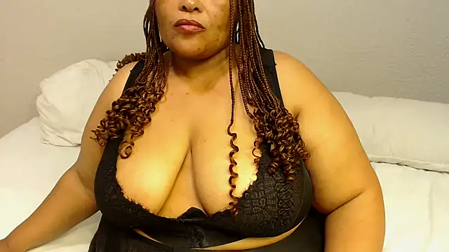 Snapshot of zandile chatting on October 2, 7:08 pm zandile online show from October 2, 7:08 pm