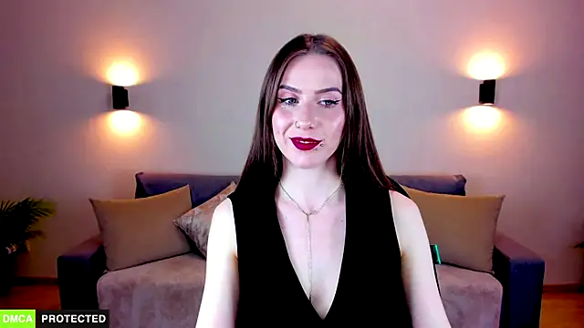 TheWoman   online show from February 25, 7:56 pm