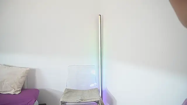 Snapshot of new_dee chatting on October 4, 1:50 pm new dee online show from October 4, 1:50 pm