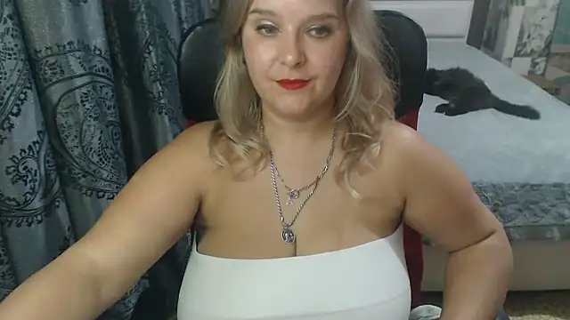 Snapshot of Boolochka chatting on October 10, 9:31 pm Boolochka online show from October 10, 9:31 pm