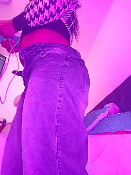 xiomy  online show from February 12, 7:59 pm