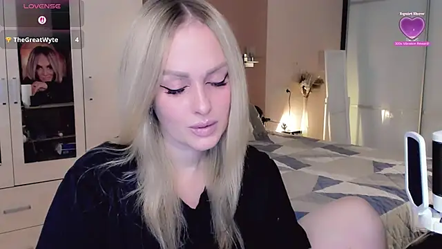 Libby Nora online show from October 27, 10:11 am