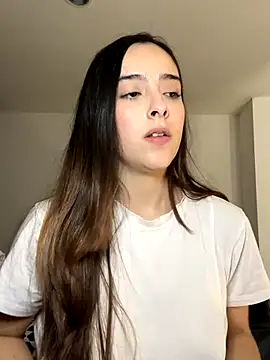 Snapshot of swrennn19 chatting on October 4, 3:38 pm swrennn19 online show from October 4, 3:38 pm