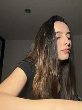 Snapshot of swrennn19 chatting on October 27, 11:43 pm swrennn19 online show from October 27, 11:43 pm