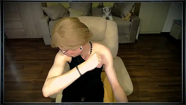 Snapshot of clementine chatting on September 30, 10:54 am clementine online show from September 30, 10:54 am