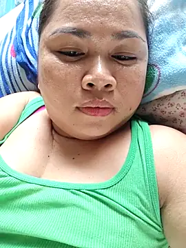 XXLorie 02 online show from May 16, 12:02 am