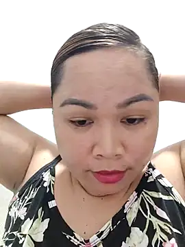 Snapshot of XXLorie_02 chatting on October 26, 2:07 am XXLorie 02 online show from October 26, 2:07 am