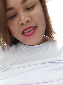 Snapshot of XXLorie_02 chatting on October 9, 12:20 pm XXLorie 02 online show from October 9, 12:20 pm