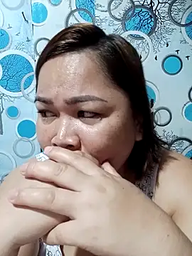 Snapshot of XXLorie_02 chatting on September 18, 2:37 pm XXLorie 02 online show from September 18, 2:37 pm