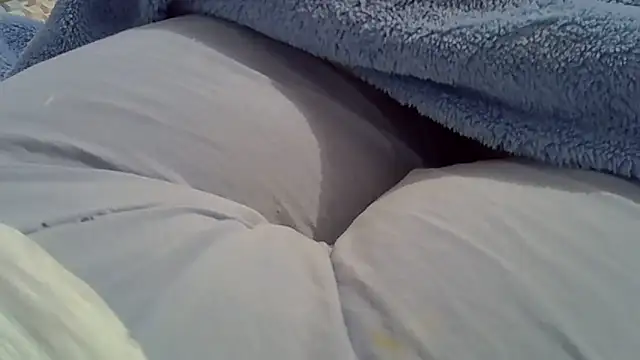 Snapshot of perescam chatting on October 23, 9:43 pm perescam online show from October 23, 9:43 pm