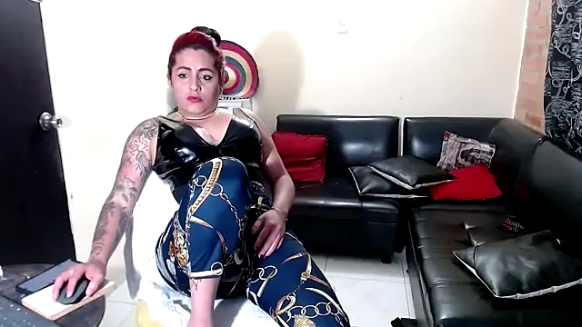 Snapshot of Sashaferrari2000 chatting on October 22, 1:10 am Sashaferrari2000 online show from October 22, 1:10 am