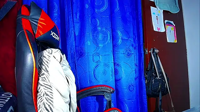 DanisaBrown online show from April 9, 2:33 pm