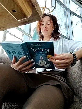 Snapshot of EvaXOAir chatting on October 2, 4:06 am EvaXOAir online show from October 2, 4:06 am