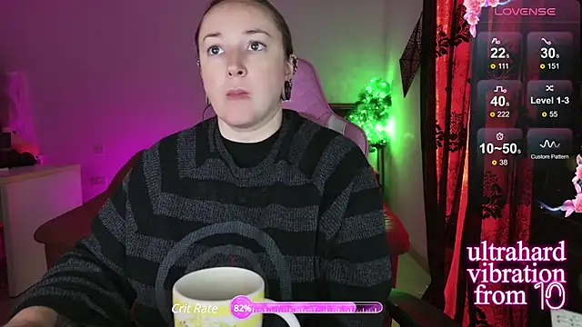 Snapshot of kisicaxx chatting on December 2, 7:10 am kisicaxx online show from December 2, 7:10 am