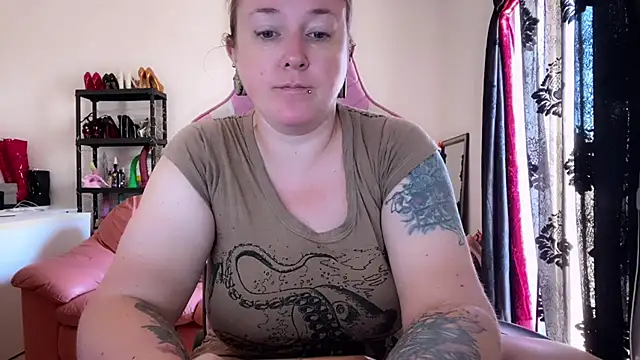 Snapshot of kisicaxx chatting on September 21, 11:20 am kisicaxx online show from September 21, 11:20 am