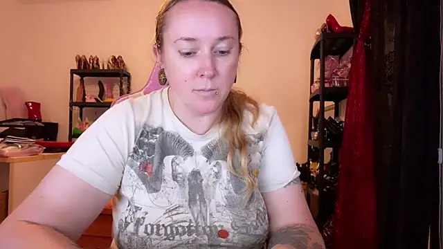 Snapshot of kisicaxx chatting on October 29, 5:59 pm kisicaxx online show from October 29, 5:59 pm