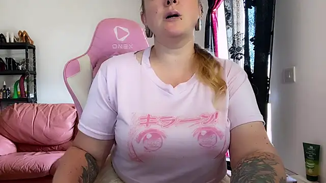 Snapshot of kisicaxx chatting on September 16, 12:13 pm kisicaxx online show from September 16, 12:13 pm