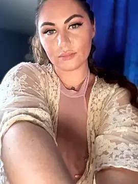 lovely beast online show from March 27, 4:40 pm