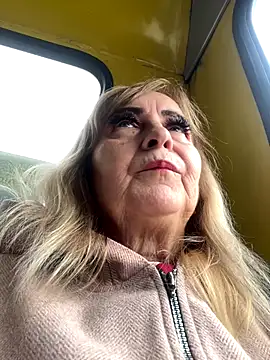 Snapshot of Irina2909@xh chatting on October 8, 12:09 pm Irina2909xh online show from October 8, 12:09 pm