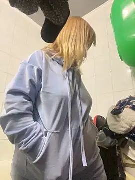 Snapshot of Irina2909@xh chatting on October 20, 1:25 pm Irina2909xh online show from October 20, 1:25 pm