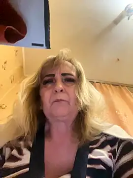 Snapshot of Irina2909@xh chatting on October 16, 11:40 pm Irina2909xh online show from October 16, 11:40 pm