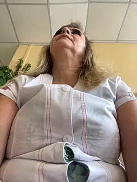 Snapshot of Irina2909@xh chatting on September 18, 8:57 am Irina2909xh online show from September 18, 8:57 am