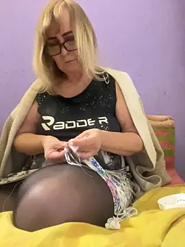 Snapshot of Irina2909@xh chatting on October 5, 7:52 pm Irina2909xh online show from October 5, 7:52 pm