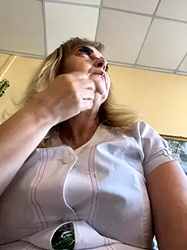 Snapshot of Irina2909@xh chatting on September 26, 8:45 am Irina2909xh online show from September 26, 8:45 am