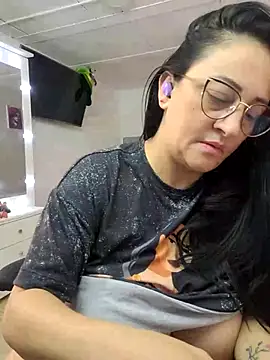 Snapshot of Ameliarizo chatting on October 25, 1:24 am Ameliarizo online show from October 25, 1:24 am