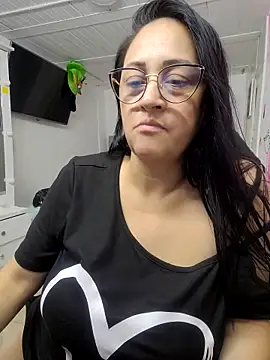 Ameliarizo online show from March 16, 1:30 am