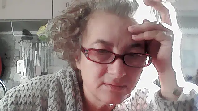 Sunnylarrah online show from September 22, 5:06 am