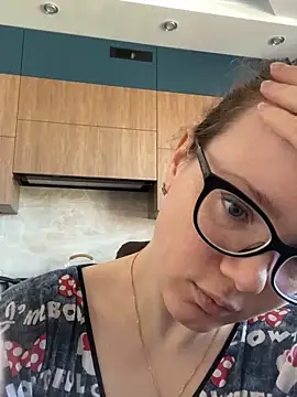 AngelaWhiti online show from April 15, 8:59 am