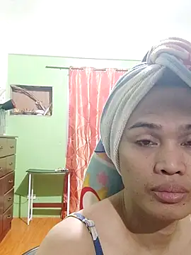 Snapshot of QueenSoreal chatting on September 18, 5:11 pm QueenSoreal online show from September 18, 5:11 pm