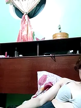 Snapshot of QueenSoreal chatting on October 25, 4:14 pm QueenSoreal online show from October 25, 4:14 pm