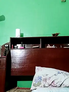 Snapshot of QueenSoreal chatting on September 27, 7:43 pm QueenSoreal online show from September 27, 7:43 pm