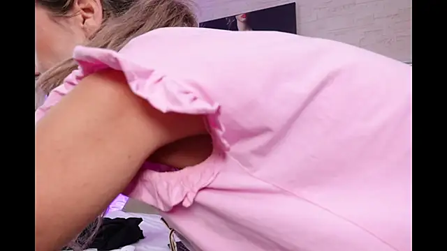 FeliciaKrige online show from September 25, 9:01 pm