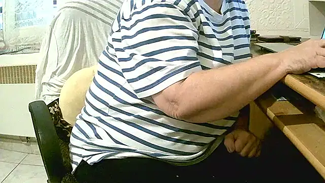 Snapshot of douceur63 chatting on November 1, 11:58 am douceur63 online show from November 1, 11:58 am