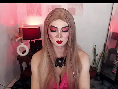 Snapshot of MagneticBeauty chatting on October 10, 7:19 pm MagneticBeauty online show from October 10, 7:19 pm