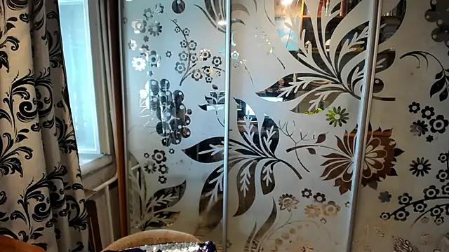 Snapshot of EVILENSA chatting on September 15, 2:25 pm EVILENSA online show from September 15, 2:25 pm