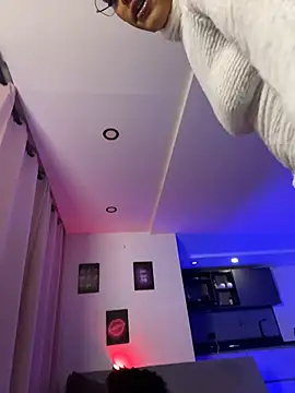 Victoria14  online show from November 12, 12:52 am