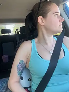 lolabunny9 online show from April 4, 5:56 pm