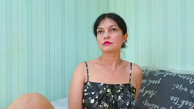  Lily  online show from March 31, 7:30 am