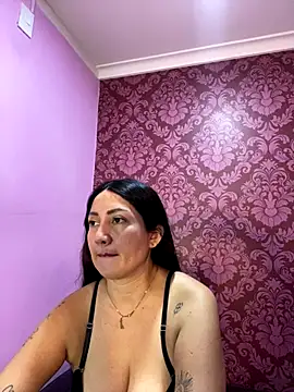 juliana diaz online show from November 18, 11:22 am