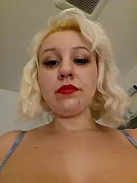 Snapshot of DamelynDaisy chatting on November 1, 2:59 am DamelynDaisy online show from November 1, 2:59 am